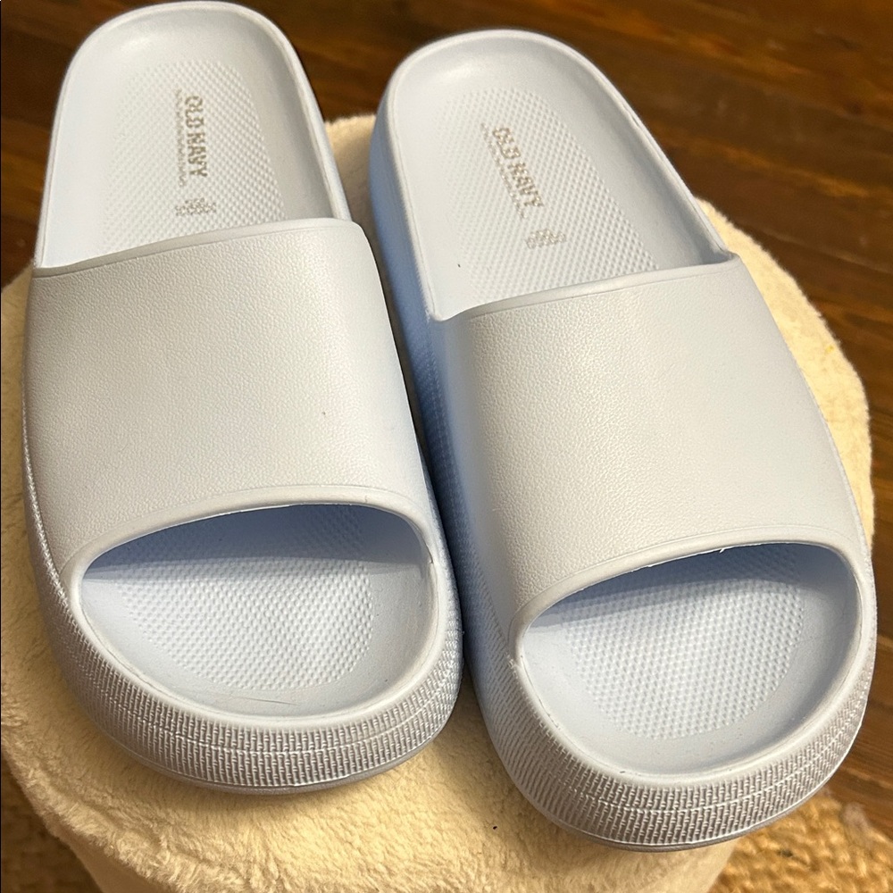 Old Navy Sky Blue Slip-On Clogs